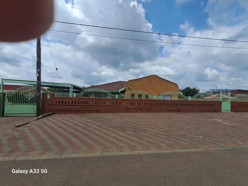 3 Bedroom Property for Sale in Mabopane Unit B North West